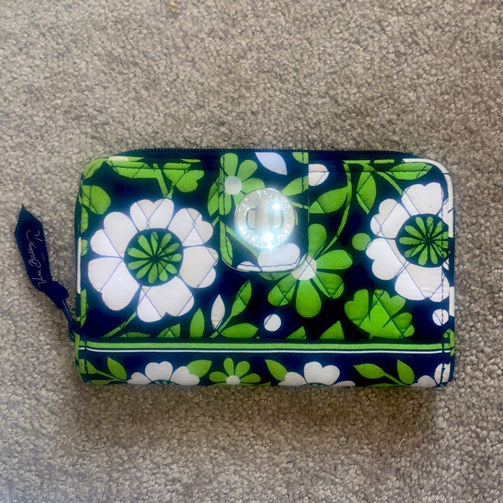 Vera Bradley Turnlock wallet
